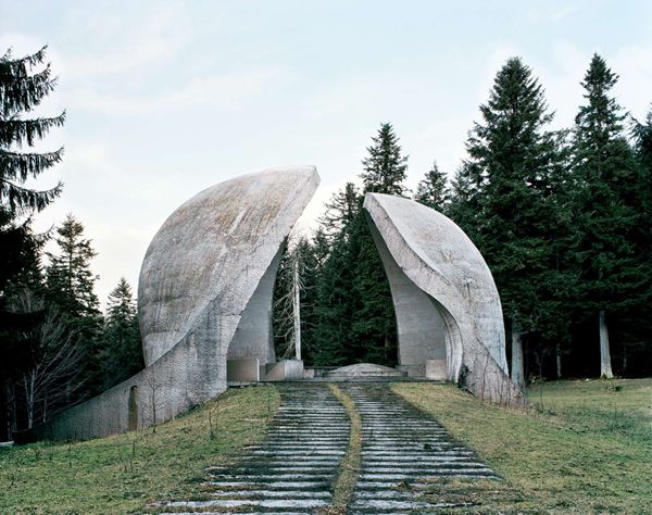 Monumentos abandonados Yugoslavia (6)