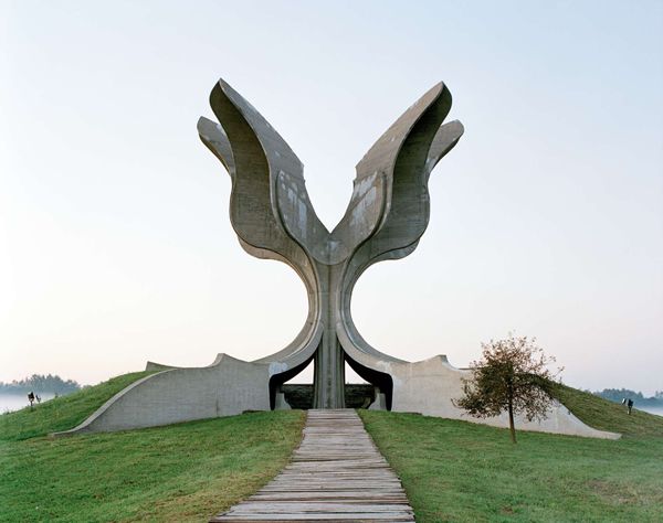 Monumentos abandonados Yugoslavia (4)