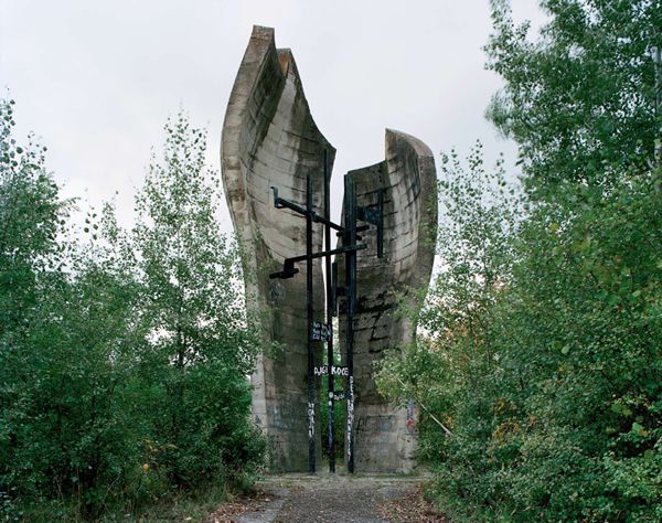 Monumentos abandonados Yugoslavia (14)