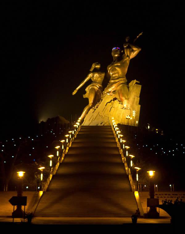 Monumento renacimiento africano ¿simbolo de locura o grandeza? (2)