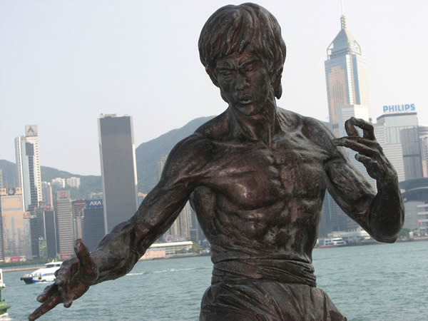 Estatua Bruce Lee (2)