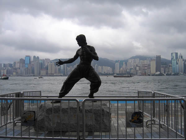 Estatua Bruce Lee (4)