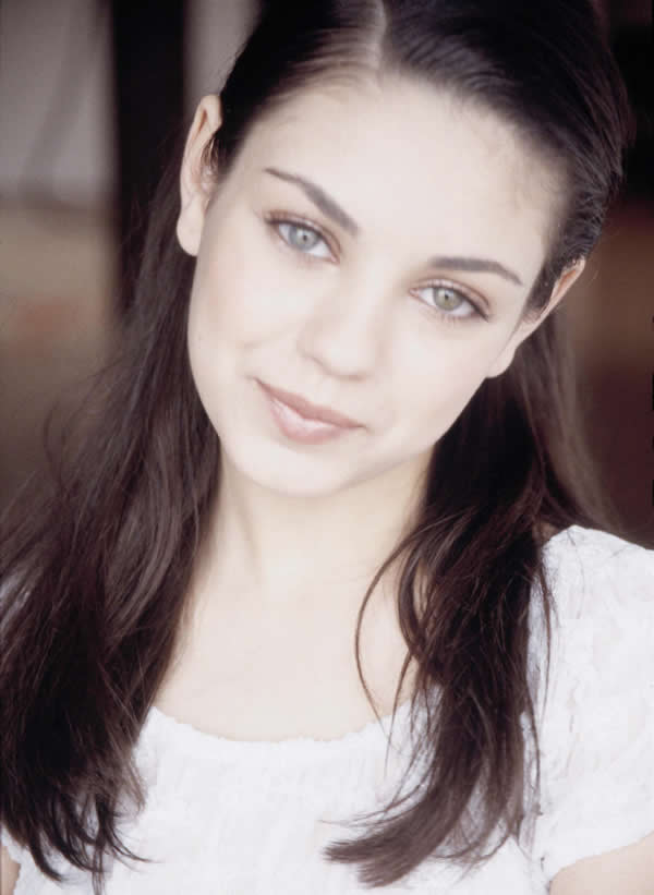 Mila Kunis hermosa sin maquillaje (4)