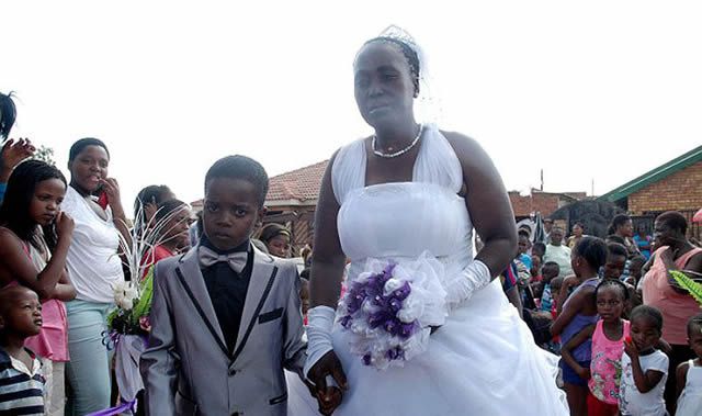 Niño de 8 años se casa con anciana de 61 (6)