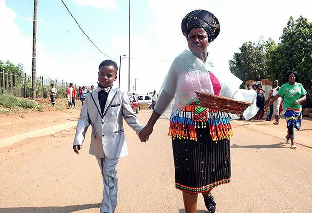 Niño de 8 años se casa con anciana de 61 (4)
