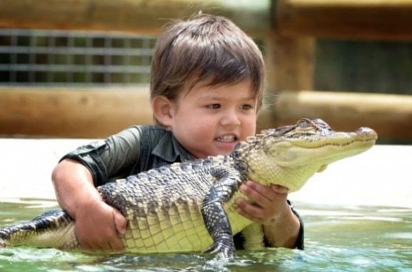 Charlie Parker niño cocodrilos (4)