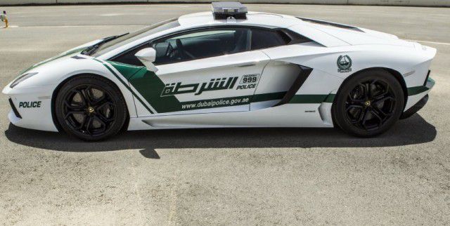 Policía de Dubai Lamborghini Aventador (4)