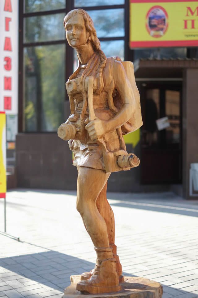 esculturas madera igor dzheknavarov (20)