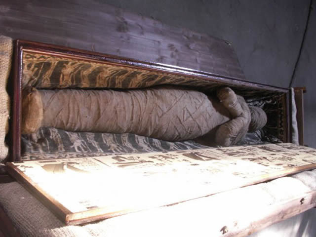 momia sotano abuela alemania (2)