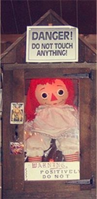 Annabelle muñeca maldita