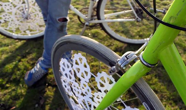 Diseñadora crea animación en ruedas de bicicleta usando ilusión óptica (1)