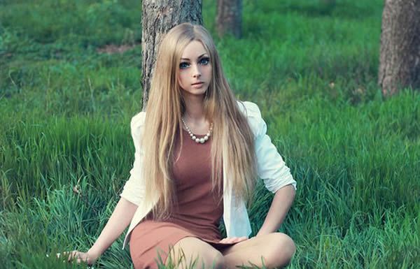 Alina Kovalevskaya Barbie (20)