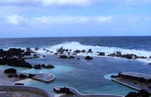 piscina natural de roca volcánica (1)