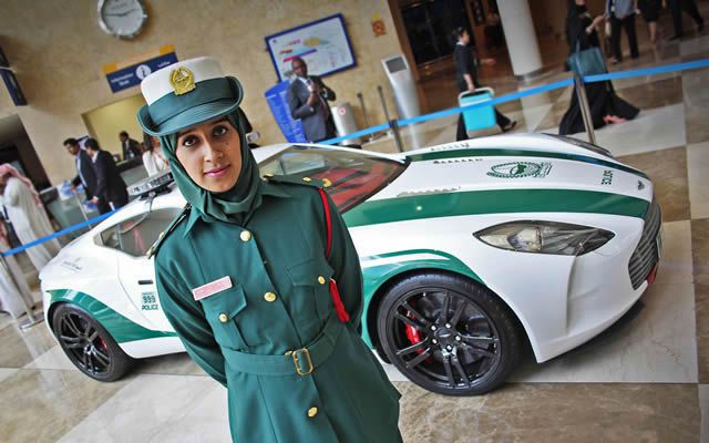 superautos patrulla en Dubái (13)