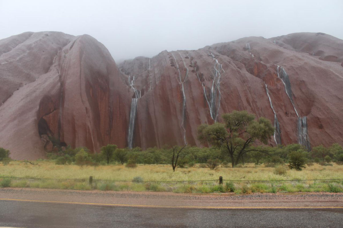 Maravilla Natural: Cascadas Uluru 12