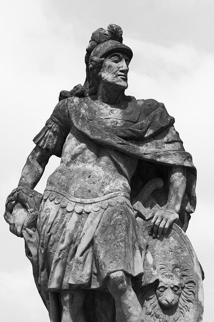 luchador romano escultura