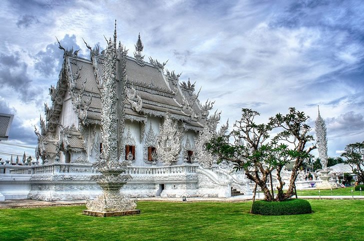 templo blanco tailandia (9)