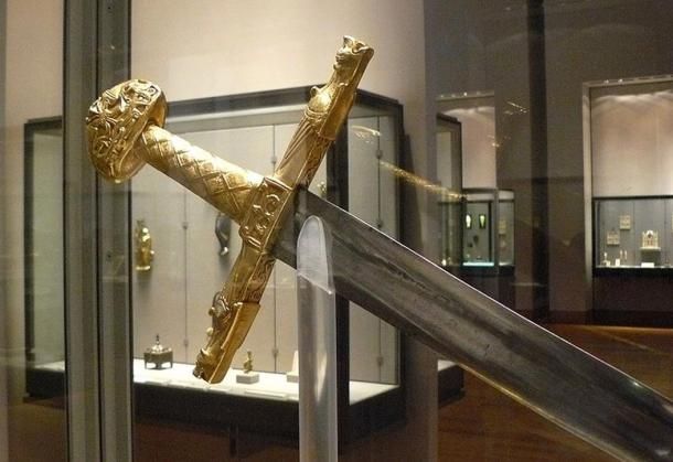 Joyeuse espada de Carlomagno (1)