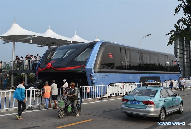 autobus china futurista
