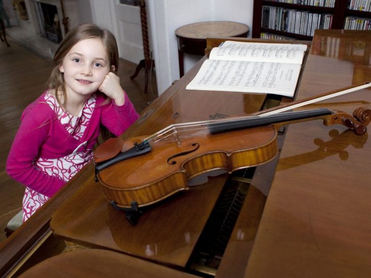 alma-deutscher-piano-y-violin