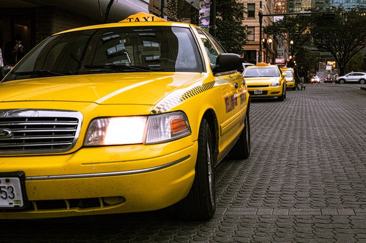 taxi-amarillo-calle