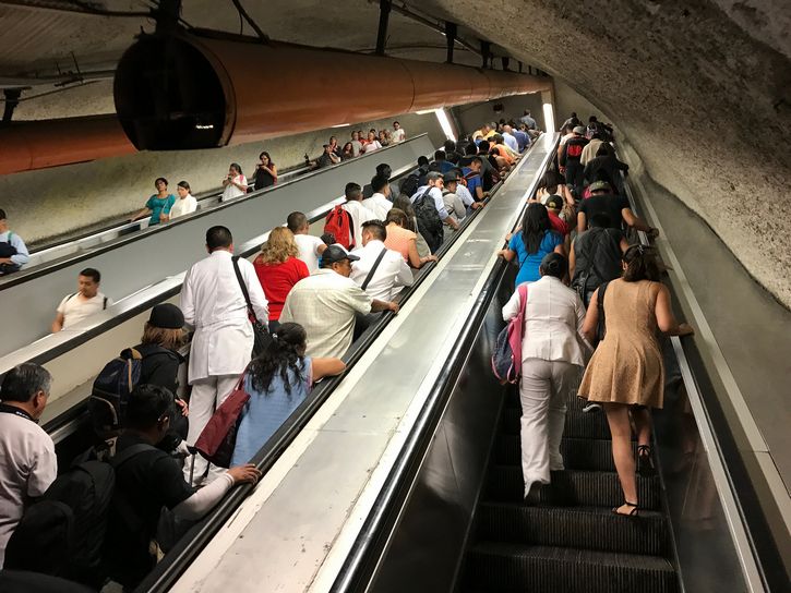escaleras electricas metro de mexico