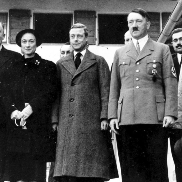 Eduardo VIII al lado de Hitler