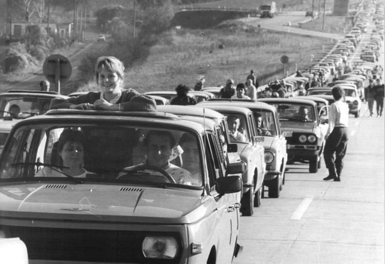 driving to berlin wall