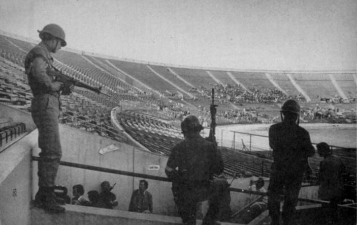 militares en el estadio nacional de chile 1973