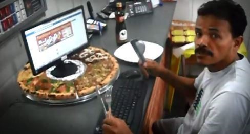 pizza con computadora