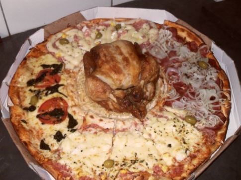 pizza con pollo rostizado