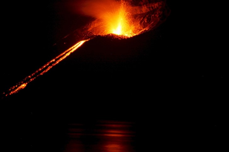 Erupcion volcan krakatoa