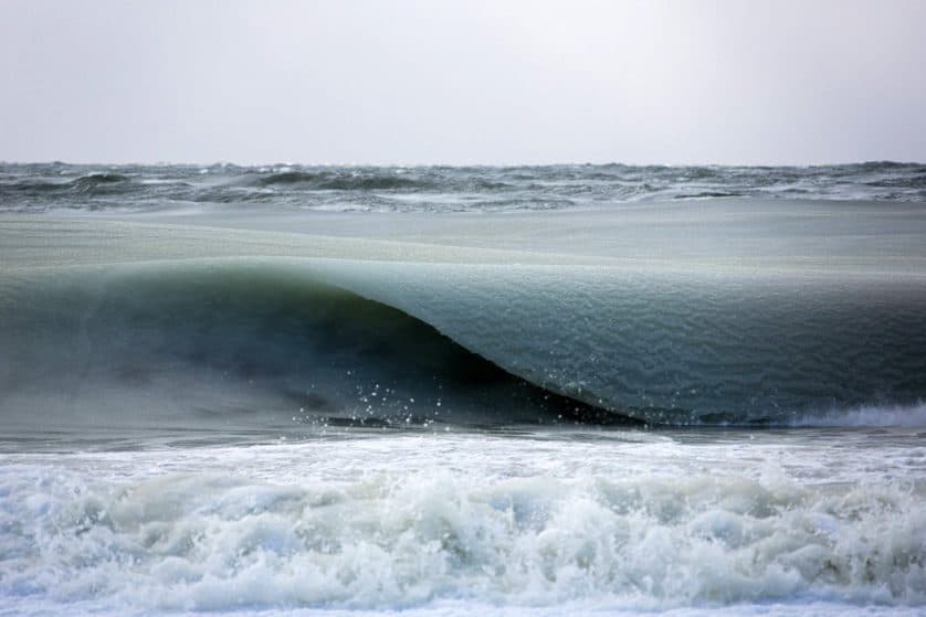 olas congeladas playa en Nantucket (2)