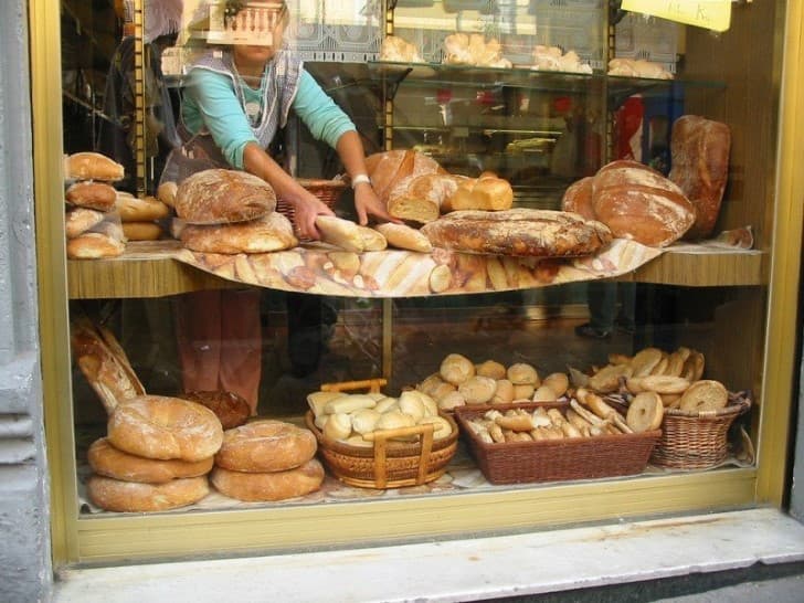 pan en una vitrina