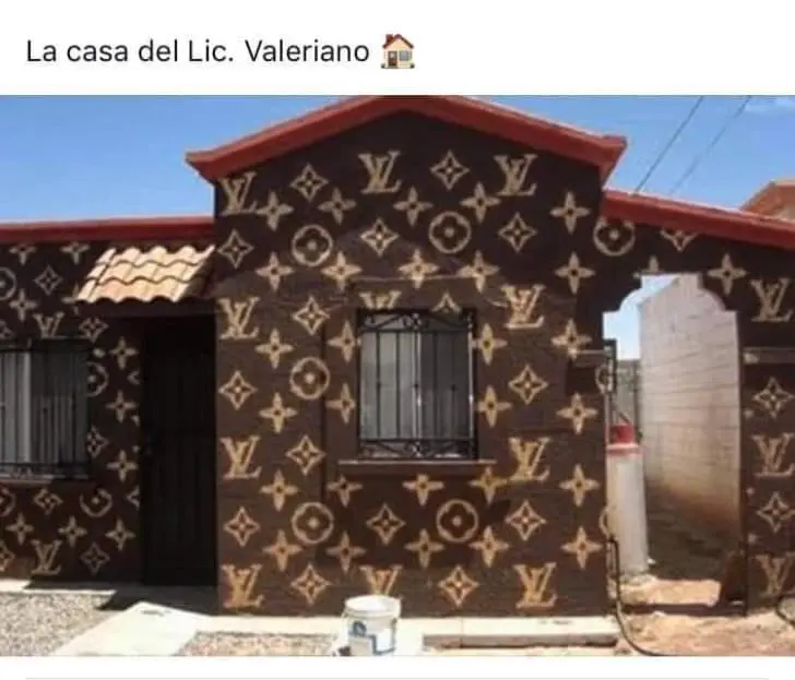 El Licenciado Valeriano y los memes por el logo de Louis Vuitton