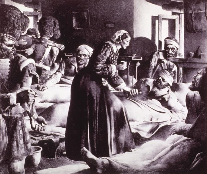 Florence Nightingale cuidando a los enfermos