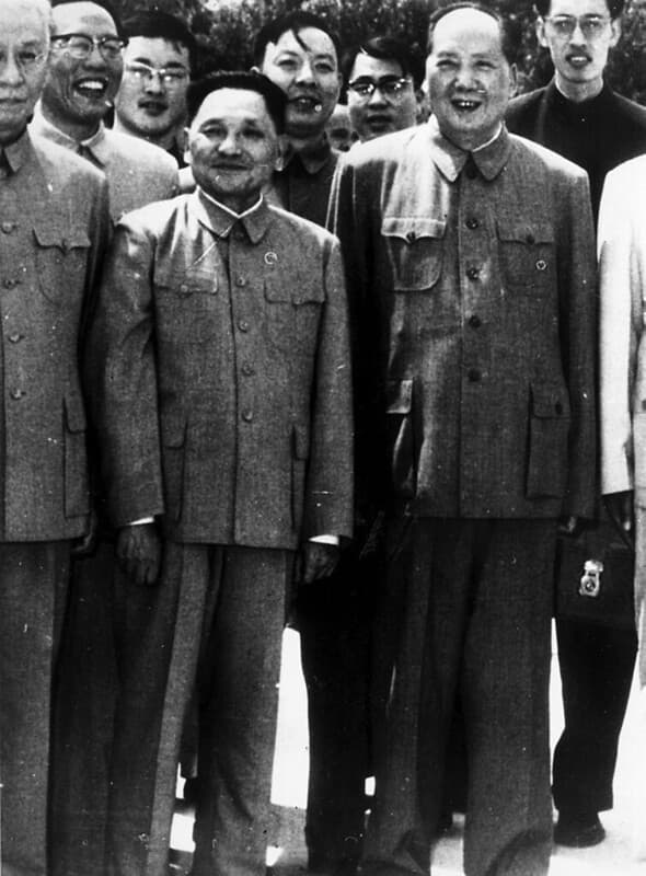 Mao Zedong (1893 1976) y Deng Xiaoping (1904 1997) en Peking, circa 1965