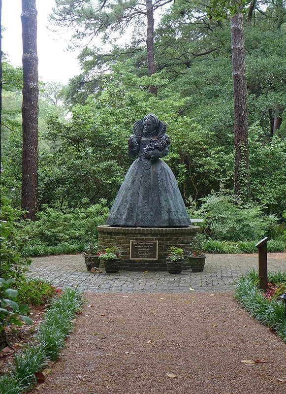 estatua de Isabel I