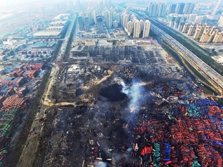 crater de la explosion en Tianjin China