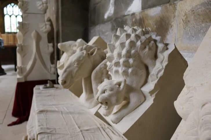 esculturas narnia inglesia medieval (2)