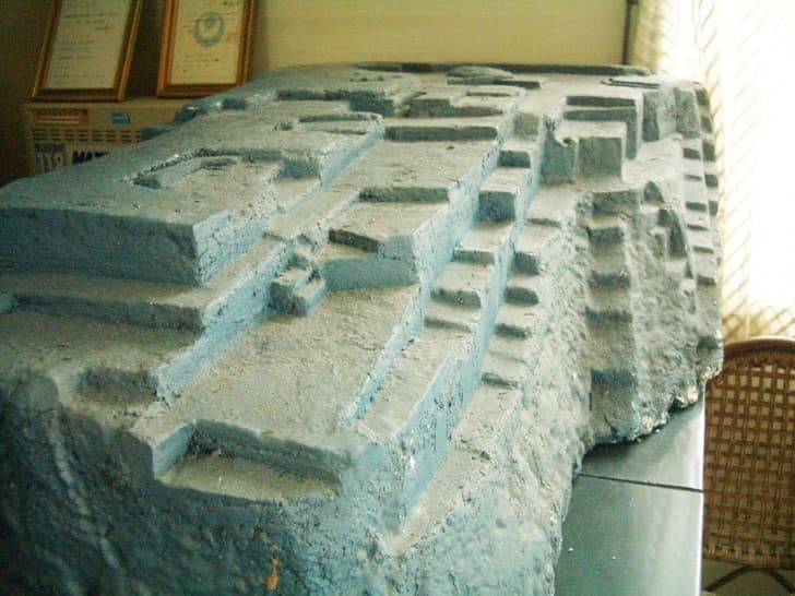 modelo del monumento Yonaguni