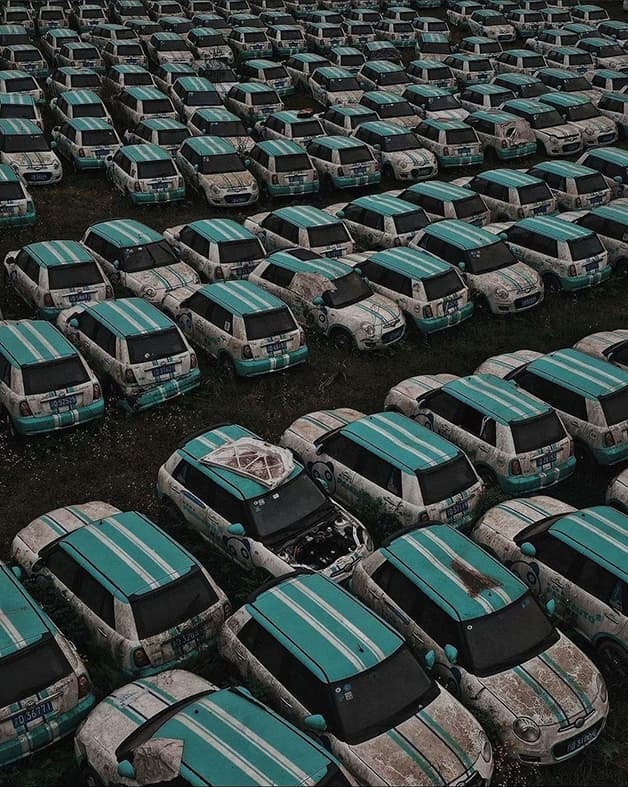 Cementerio de autos eléctricos China (1)