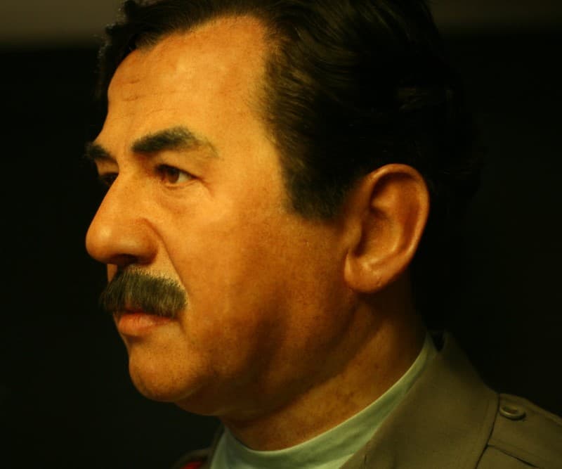 Rostro de Saddam Hussein