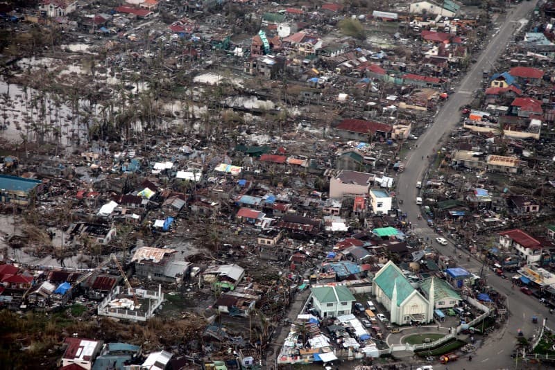 daños del tifon Haiyan