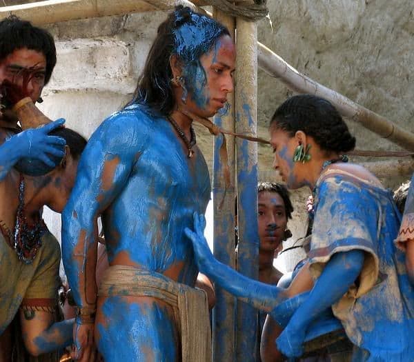 mayas pintaban sacrificios humanos de azul