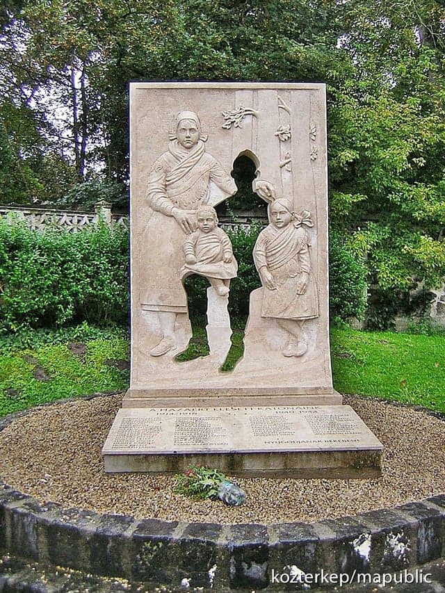 monumento al soldado caido en hungria