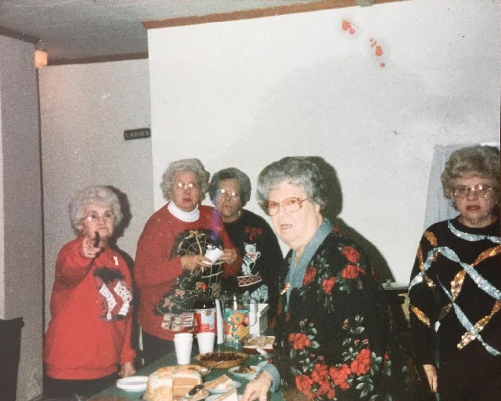 la reunion secreta de las abuelas